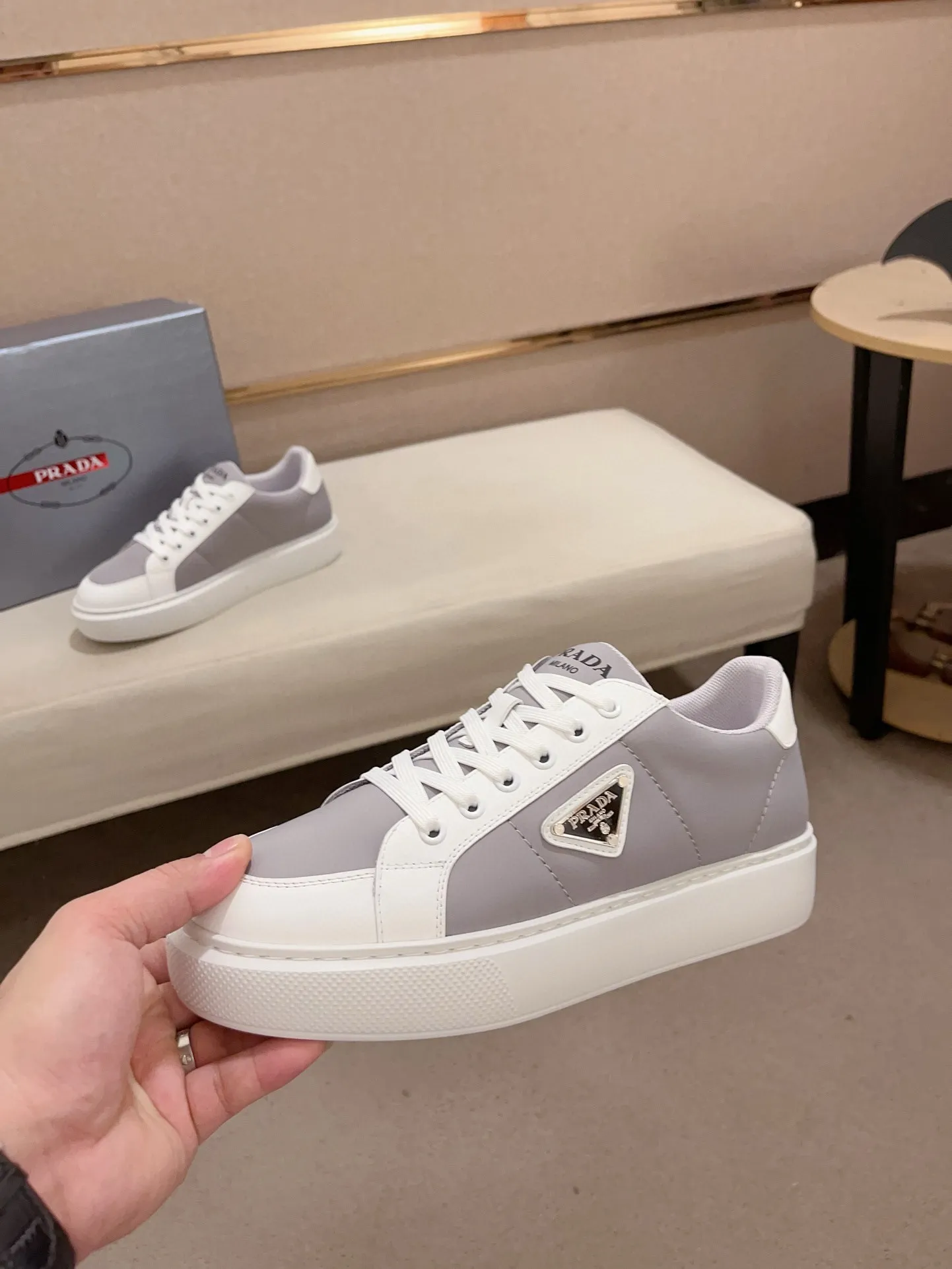 Factory price 580💰 ✔️✔️✔️High version High-quality new Prada (Prada) counters are on the market at the same time. The new men's shoes and 😘fabrics are selected from first-layer cowhide and are made by pure handicrafts. Lining: Full cowhide lining. 👍🏿 High-end ☄️ air-cushion molded anti-slip rubber outsole, exquisite lines, simple and elegant, comfortable and high-end for leisure travel. Code number: 38 to 44 (45 can be customized)